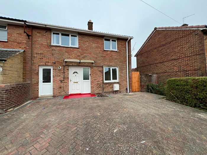 3 Bedroom End Of Terrace House To Rent In Fairford Crescent, Swindon, SN25