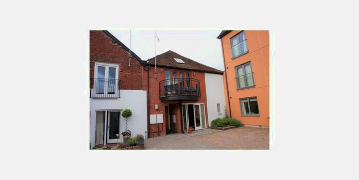 2 Bedroom Flat To Rent In Brown Street, Salisbury, SP1