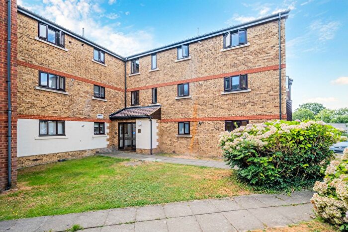 2 Bedroom Flat For Sale In Birchwood Close, Morden, Surrey, SM4