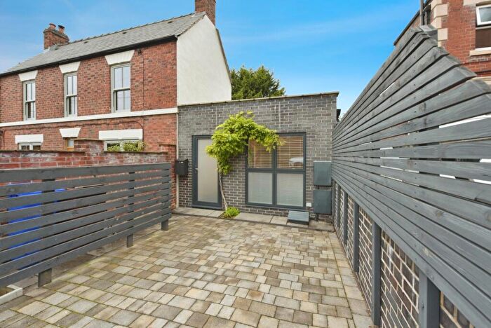 1 Bedroom Detached House For Sale In Chantrey Road, Sheffield, South Yorkshire, S8