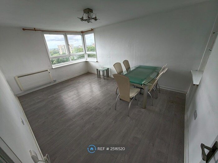 2 Bedroom Flat To Rent In Messer Court, Croydon, CR0