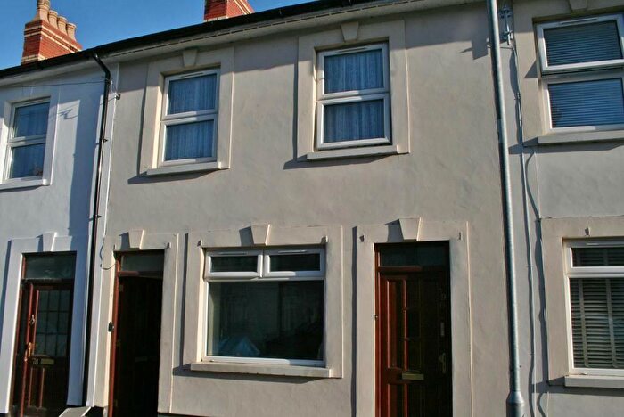 Studio To Rent In Glebe Street, Penarth, CF64