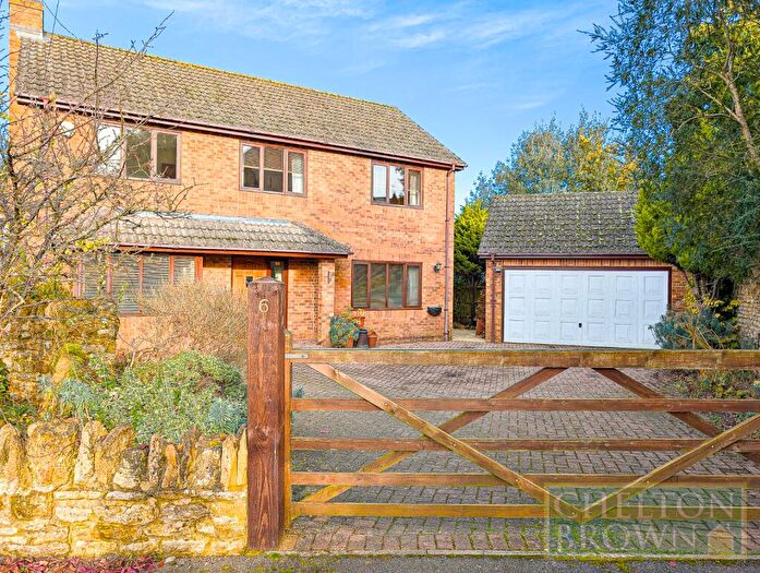 4 Bedroom Detached House For Sale In Orchard Close, Hannington, Northampton, NN6