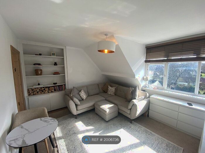 1 Bedroom Flat To Rent In Rodway Road, London, SW15