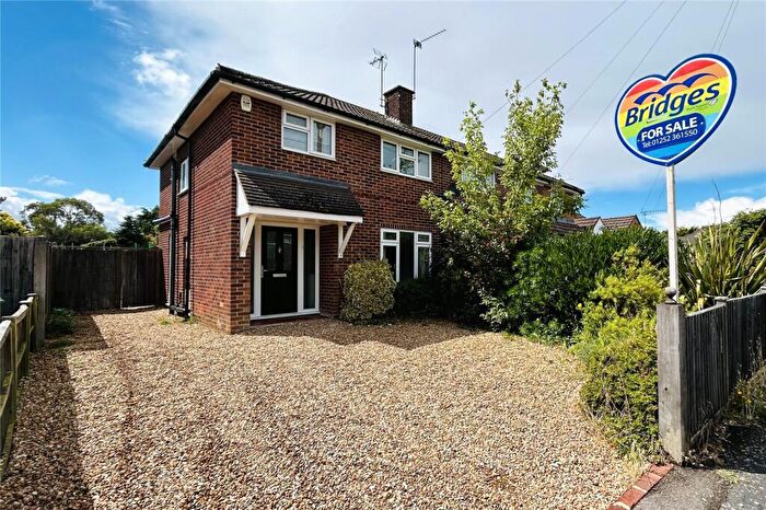 3 Bedroom Semi Detached House For Sale In Blunden Road, Farnborough, Hampshire, GU14