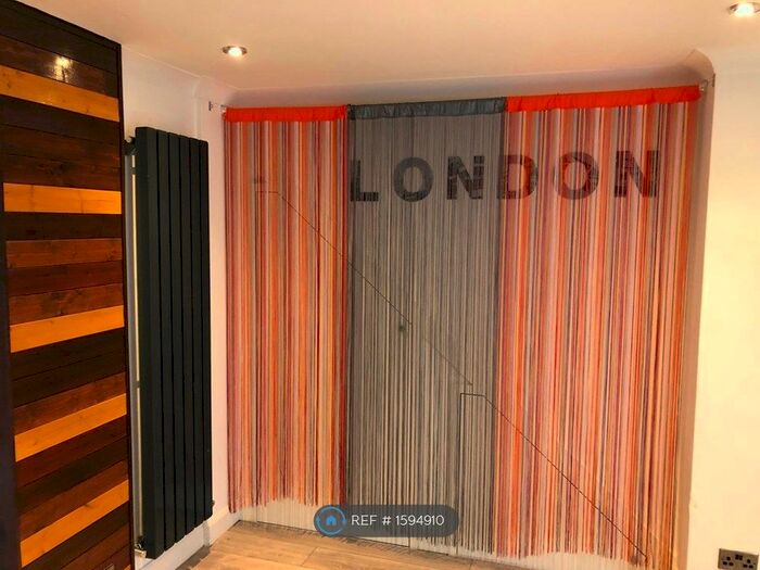 5 Bedroom Detached House To Rent In Kings Down, Hitchin, SG4