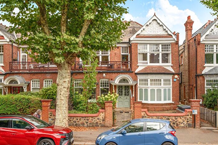 1 Bedroom Flat For Sale In Queens Avenue, Muswell Hill, London, N10