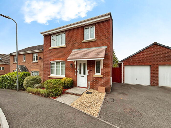 3 Bedroom Detached House For Sale In Penrhiwtyn Drive, Neath, SA11