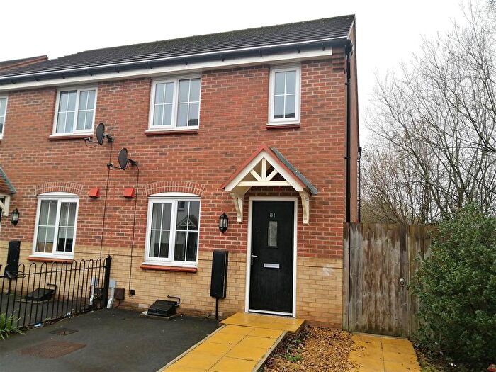 2 Bedroom Semi Detached House To Rent In Hopwood Street, Newton Heath, M40