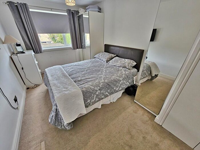 3 Bedroom End Of Terrace House For Sale In Farmlea Road, Watersedge Park, PO6