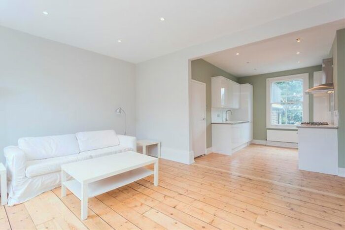 3 Bedroom Maisonette To Rent In Sulgrave Road, Brook Green, London, W6