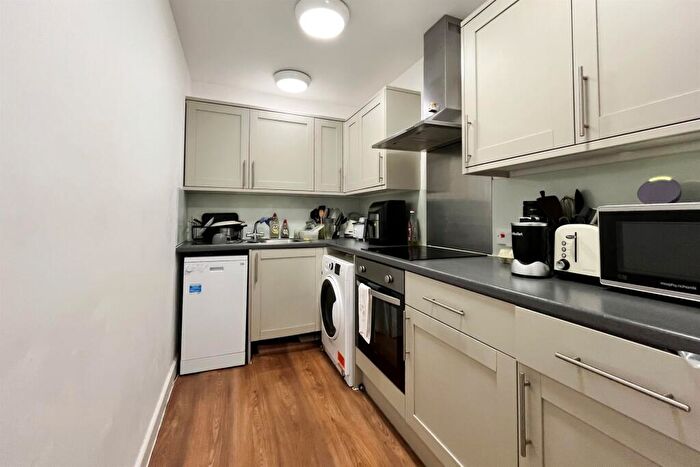 5 Bedroom Flat To Rent In Bournemouth Centre, BH8