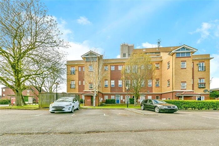 2 Bedroom Flat For Sale In Bedwell Crescent, Stevenage, Hertfordshire, SG1