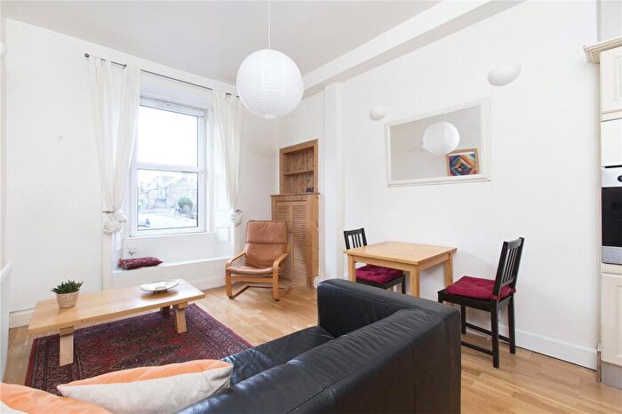 1 Bedroom Flat To Rent In Merchiston Grove, Edinburgh, EH11