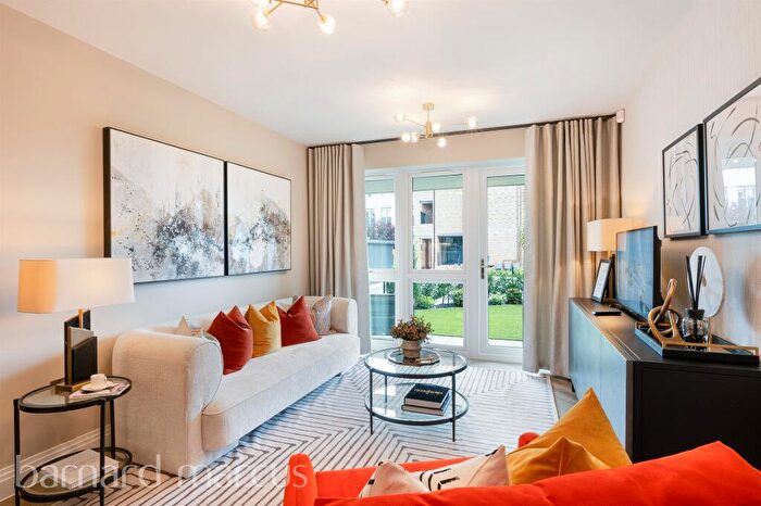 1 Bedroom Apartment For Sale In Willowside House, Oaklands Park, Esher, KT10