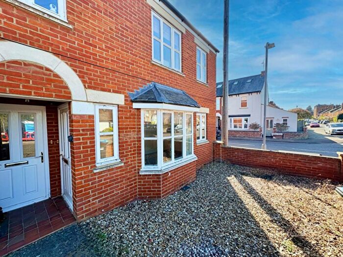 2 Bedroom Maisonette To Rent In Midland Road, Olney, MK46