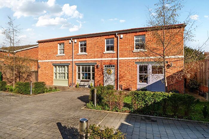 2 Bedroom Terraced House For Sale In Central Reading, Berkshire, RG1