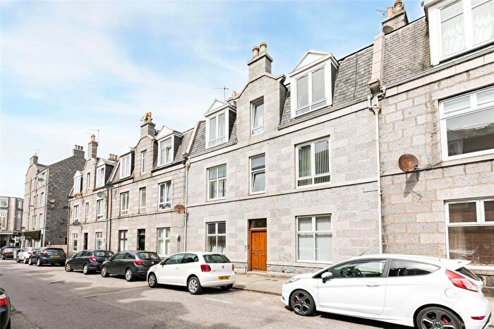 1 Bedroom Flat To Rent In Hollybank Place, Aberdeen, AB11