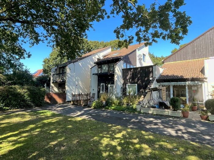 3 Bedroom Maisonette To Rent In Tree Hamlets, Upton, BH16