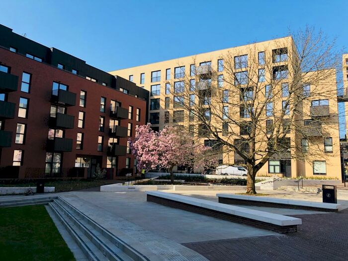 2 Bedroom Apartment To Rent In Burgess Springs, City Park West, Chelmsford City Centre, CM1