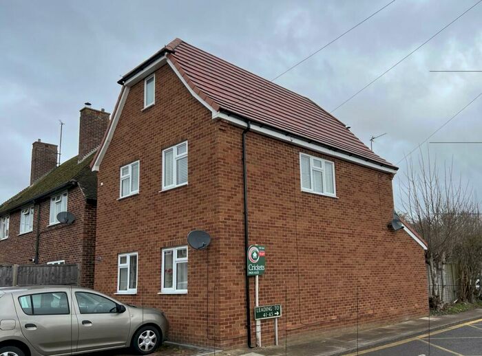 2 Bedroom Maisonette To Rent In Hawthorn Road, Newbury, RG14