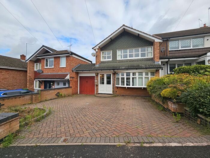 3 Bedroom House To Rent In Broomhill Lane, Birmingham, B43