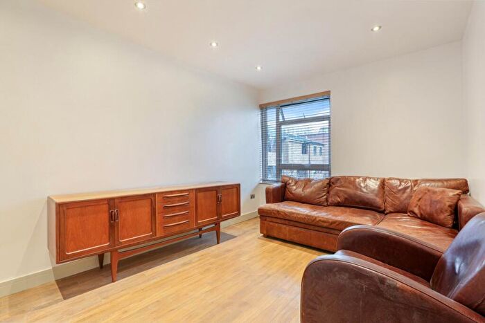 1 Bedroom Flat To Rent In Grove Lane, London, SE5