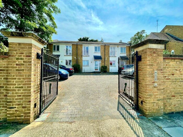 3 Bedroom Terraced House To Rent In Congleton Grove, Woolwich, London, SE18