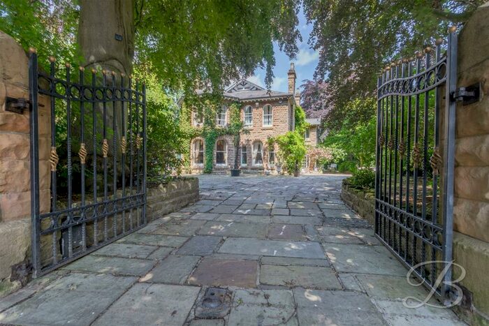 6 Bedroom Detached House For Sale In Crow Hill Drive, Mansfield, NG19