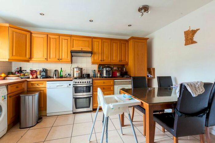 2 Bedroom Property To Rent In Scovell Crescent, Borough, London, SE1