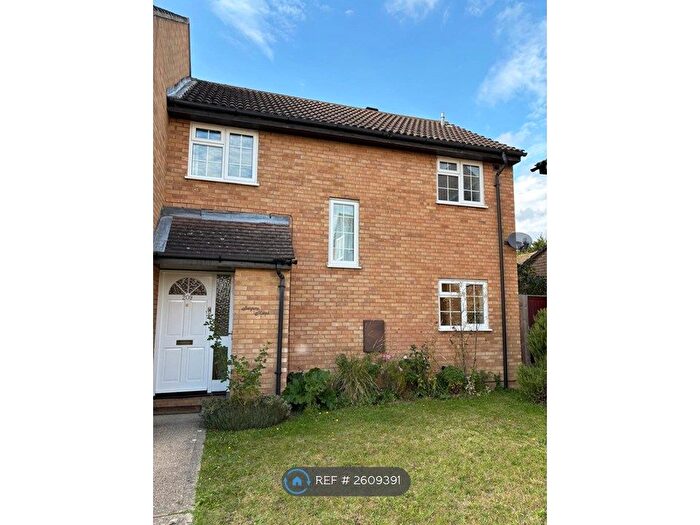 3 Bedroom Semi-Detached House To Rent In The Rowans, Milton, Cambridge, CB24