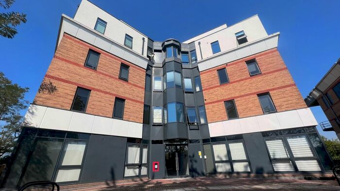 2 Bedroom Flat To Rent In London Road, Bracknell, RG12