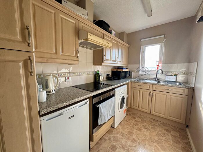 1 Bedroom Apartment To Rent In Atlantic Close, Ocean Village, SO14