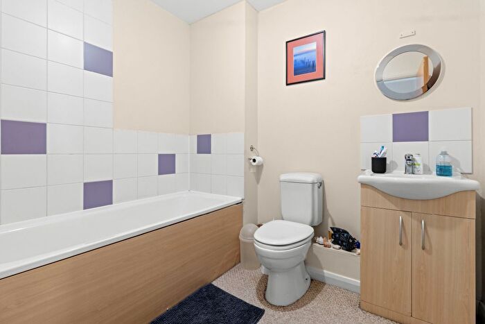 3 Bedroom Terraced House For Sale In West Quay, Newhaven, BN9