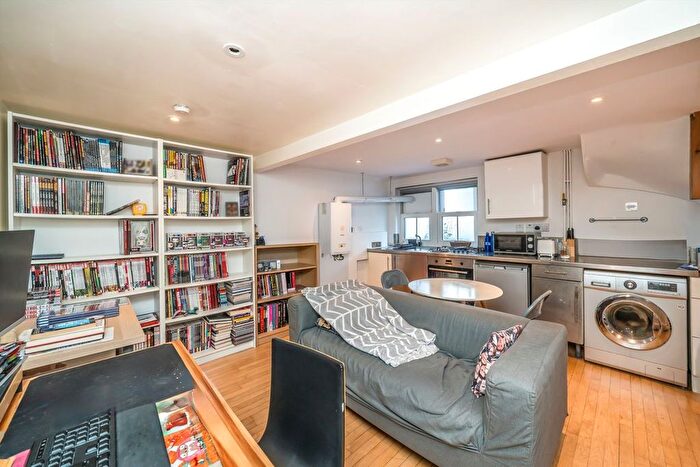 1 Bedroom Flat To Rent In Clapham Manor Street, Clapham, SW4