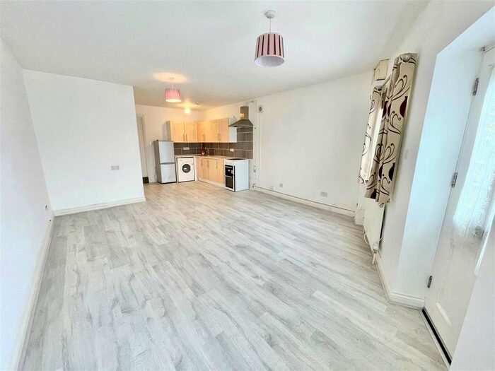 1 Bedroom Flat To Rent In St Johns Lane, Bedminster, Bristol, BS3