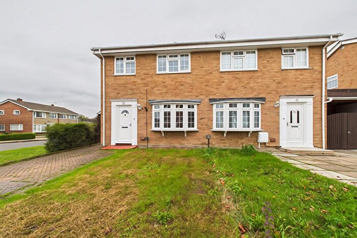 3 Bedroom Semi-Detached House To Rent In Pennine Way, Farnborough, Hampshire, GU14