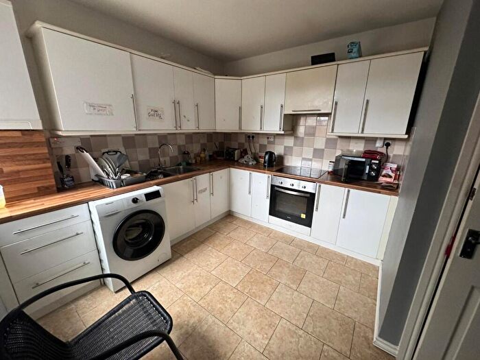 1 Bedroom Terraced House To Rent In High Town Road, Luton, Bedfordshire, LU2