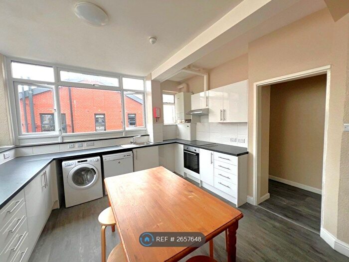 5 Bedroom Maisonette To Rent In Stokes Croft, Bristol, BS1
