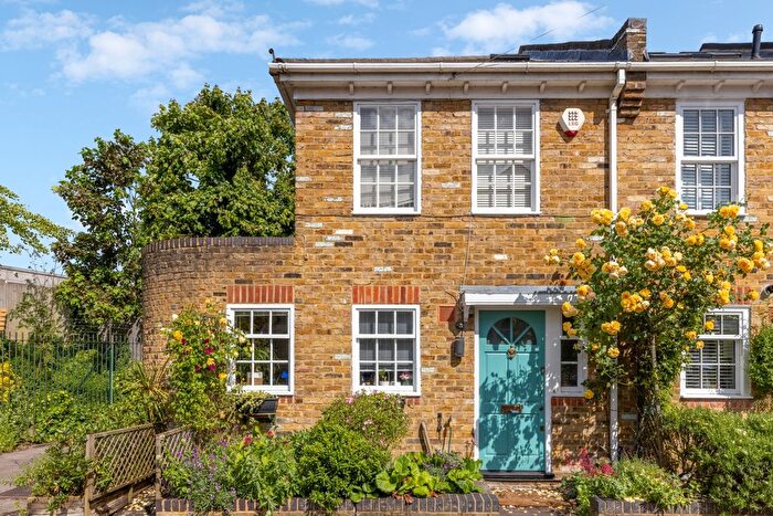 2 Bedroom End Of Terrace House To Rent In St. Hilda's Road, Barnes, SW13