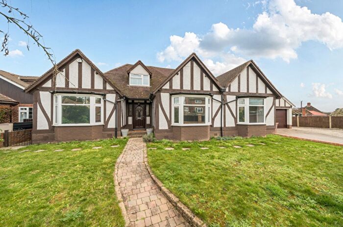 5 Bedroom Bungalow For Sale In Oatlands Road, Shinfield, Reading, RG2