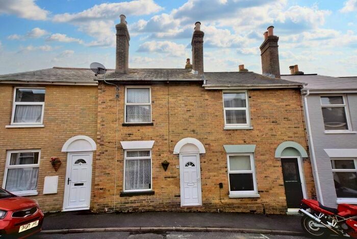 2 Bedroom Terraced House To Rent In Alfred Street, East Cowes, PO32