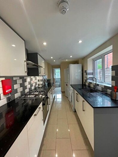 6 Bedroom Terraced House To Rent In Blenheim Road, Reading, RG1