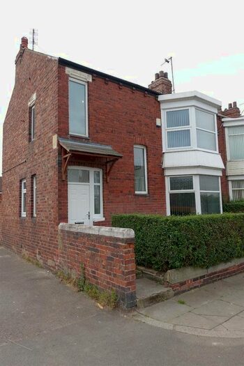 5 Bedroom Property To Rent In Egmont Road, Middlesbrough, TS4