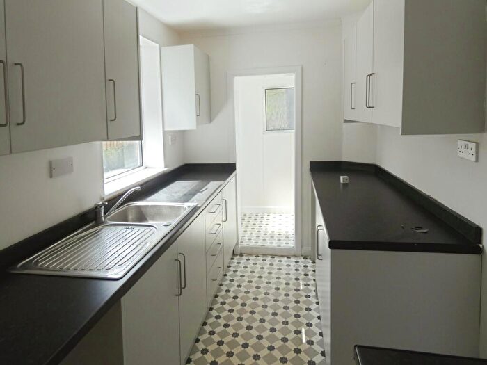 2 Bedroom Terraced House To Rent In Padley Hill, Mansfield, NG18