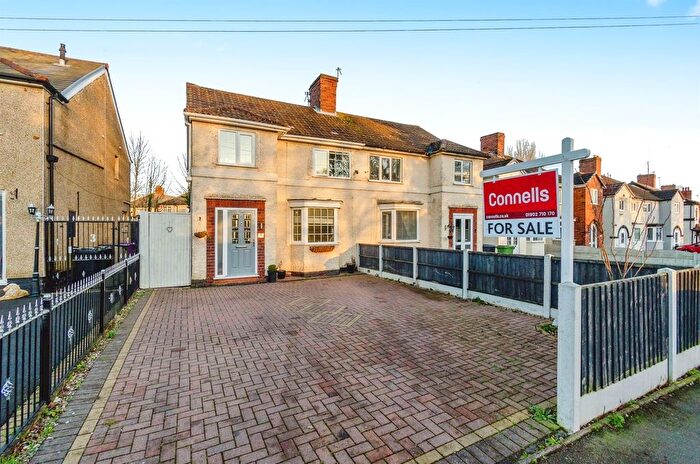 3 Bedroom Semi-Detached House For Sale In Primrose Lane, Fallings Park, Wolverhampton, WV10