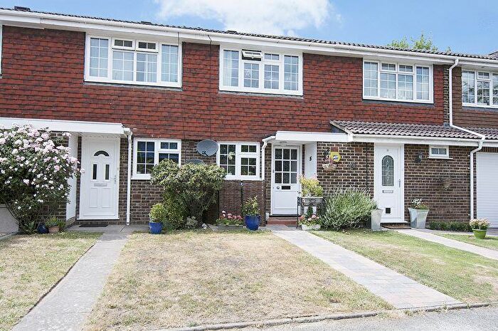 2 Bedroom Terraced House To Rent In Mayfield Close, Walton-On-Thames., KT12