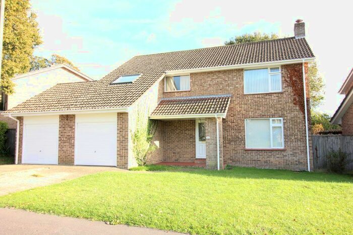 4 Bedroom Detached House To Rent In 0 Ferndale Road, New Milton BH25