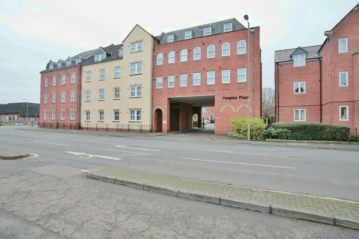 2 Bedroom Flat To Rent In Peoples Place, Warwick Road, Banbury, OX16