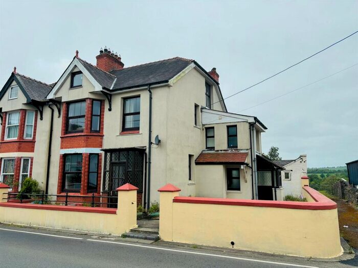 4 Bedroom Smallholding For Sale In Llanybydder, SA40